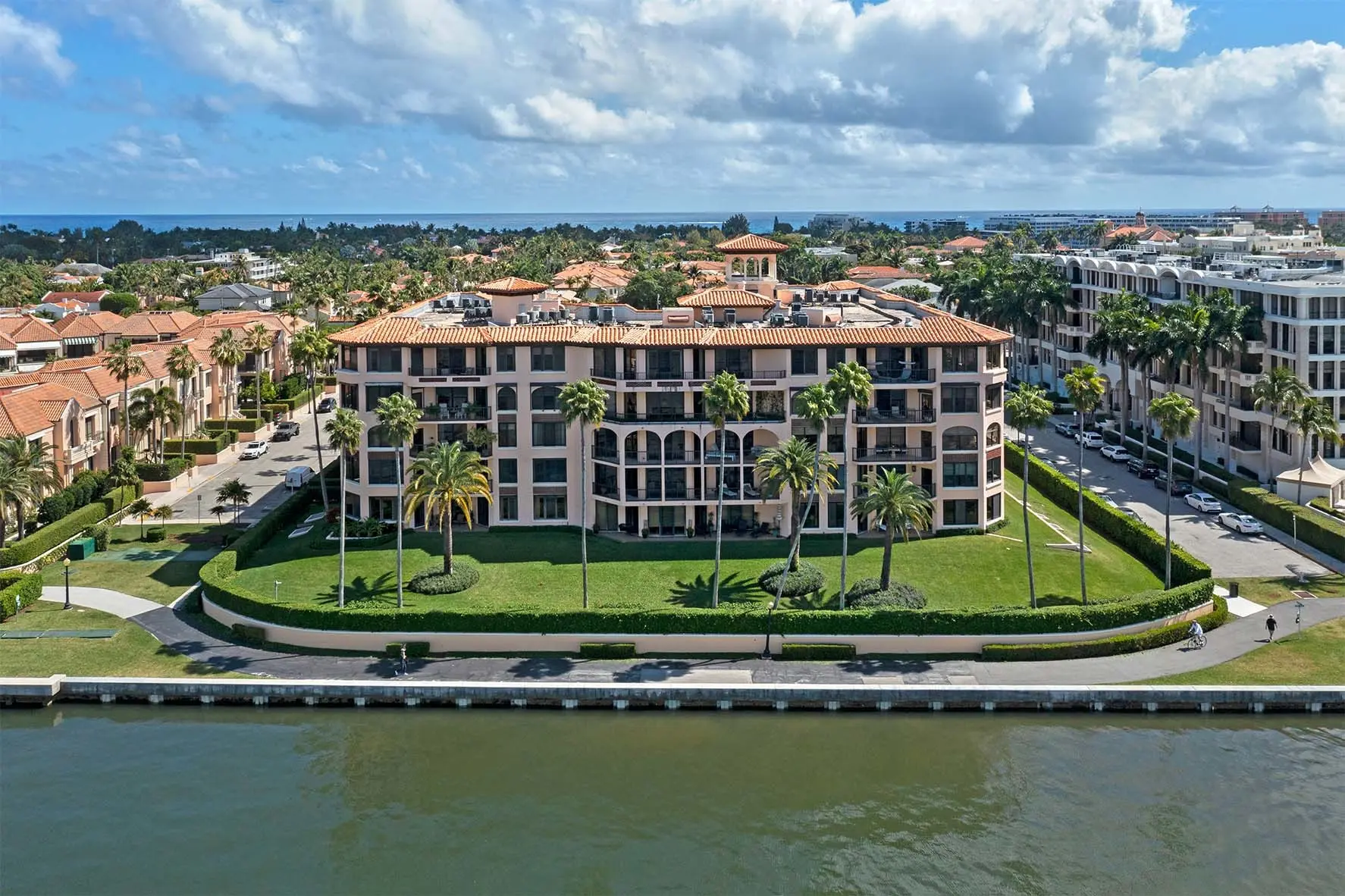 L'Ermitage Palm Beach | L'Ermitage of Palm Beach Condos for sale