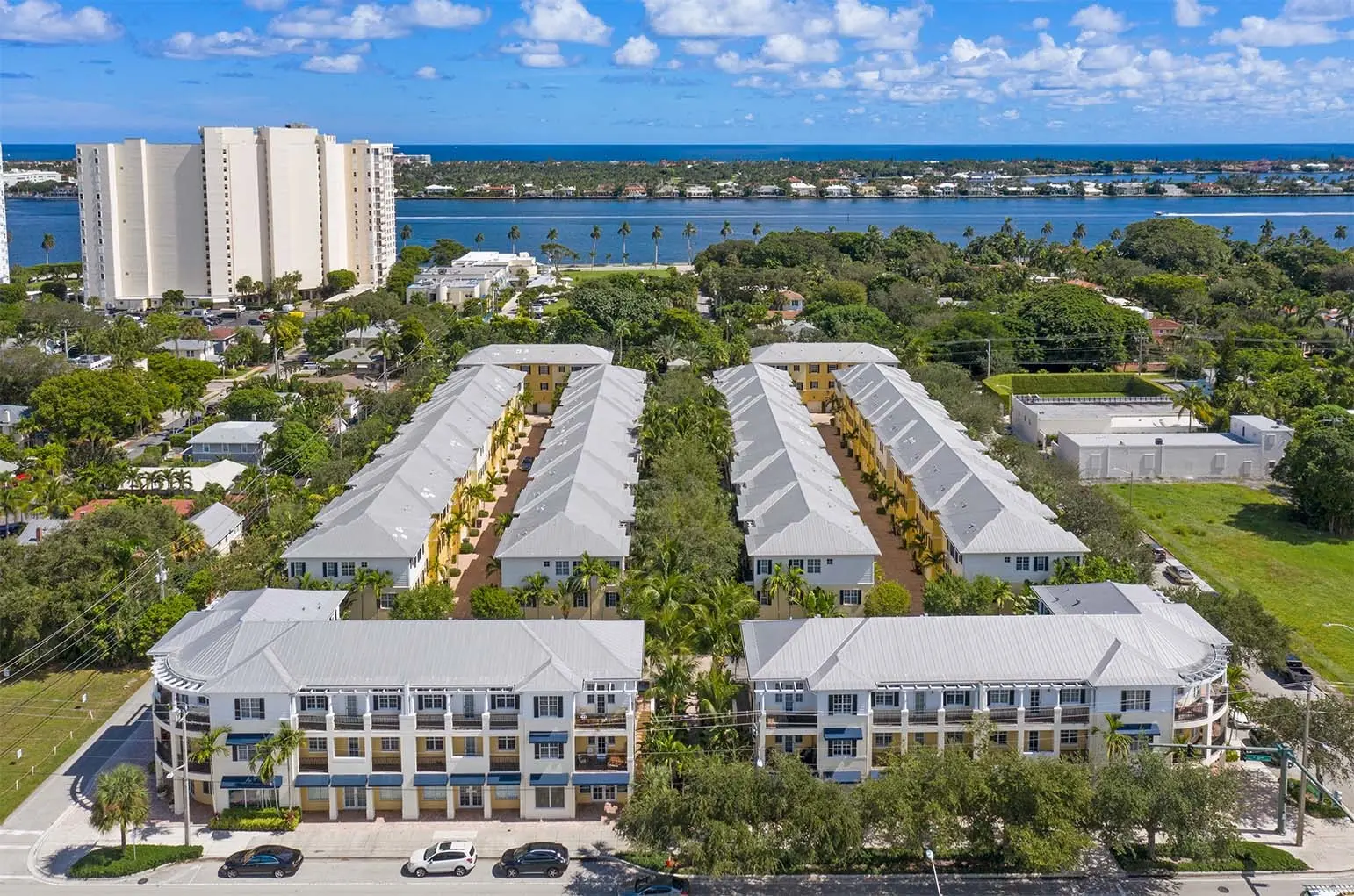 Magnolia Courts Homes for Sale | Homes for Sale in  Magnolia Courts West Palm Beach 